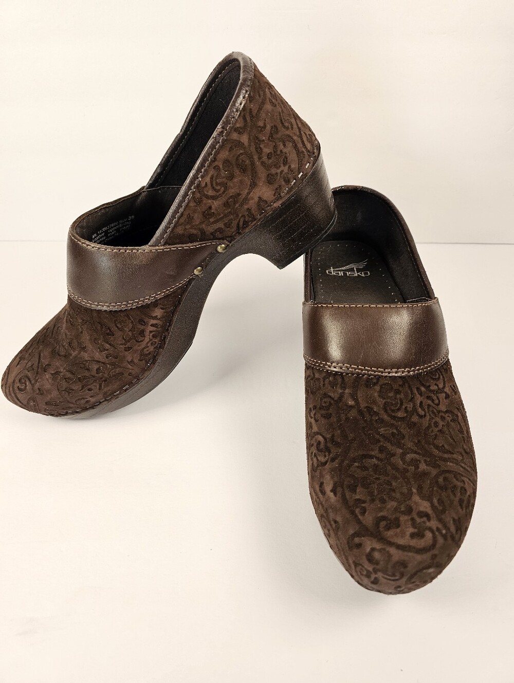 Dansko Prima Brown Suede Leather Clogs Tooled Scroll Pattern Sz 39/8.5-9 Work